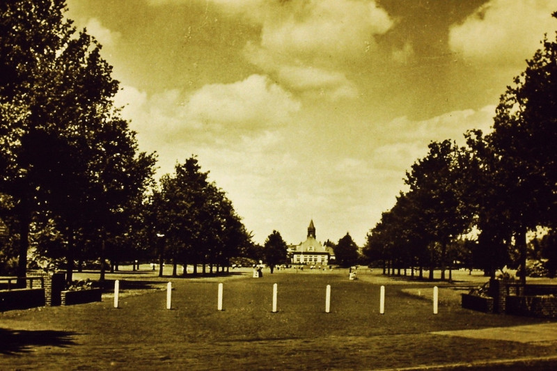 G.J. van Heekpark theehuis (5).JPG