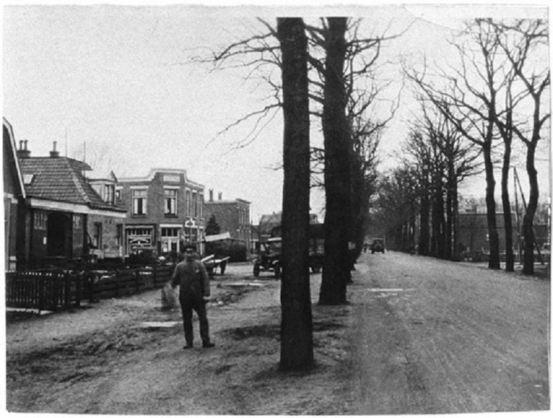 Hengelosestraat 239 links Arubastraat 1930.jpg