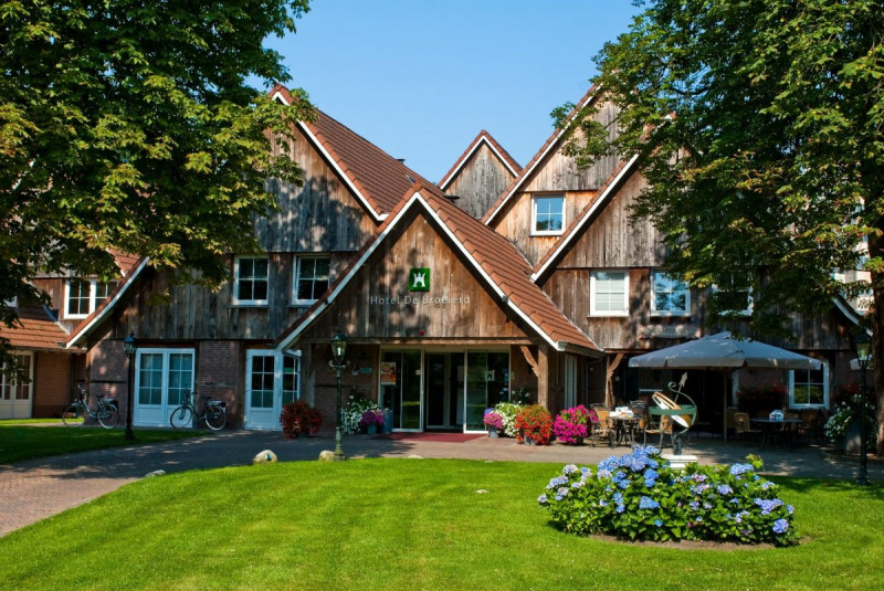 Hengelosestraat 725 Hampshire Hotel De Broeierd is van oorsprong de oudste herberg van Twente en is in authentieke Saksische stijl gebouwd..jpg