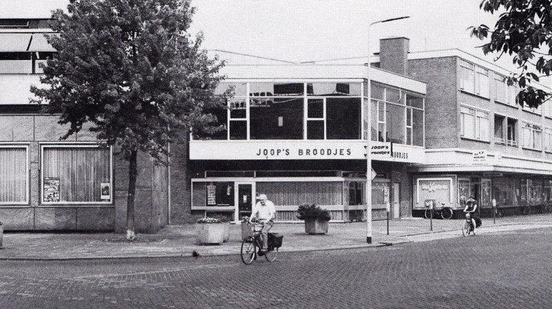 Deurningerstraat 57 hoek Raiffeisenstraat Joop's Broodjes.jpg