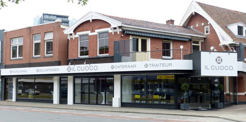 Deurningerstraat 19-21 Il Cuoco wijnlokaal en Italiaanse delicatessenzaak.jpg