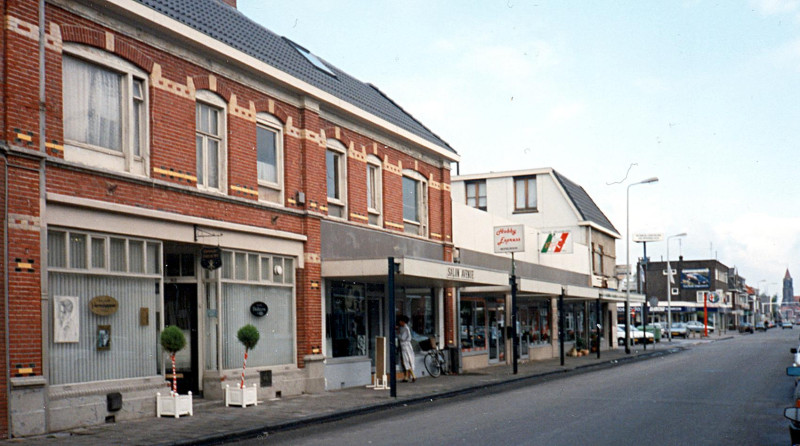 Deurningerstraat 83 kapperszaak Chris de Wit.jpg