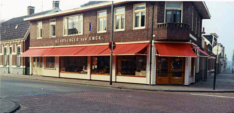 Deurningerstraat 209A links ijssalon J. Heinhuis.jpg