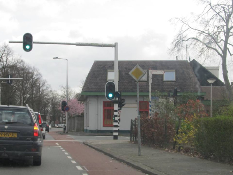 Deurningerstraat 547 hoek Horstlindelaan cafe Spitfire.jpg