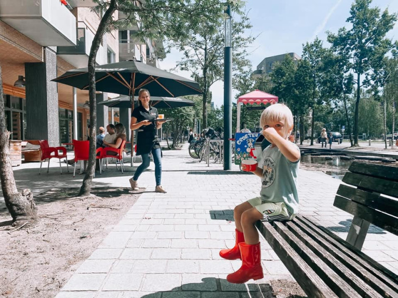 Roomweg 75 De Lunchkamer lunchroom met ijssalon.jpg