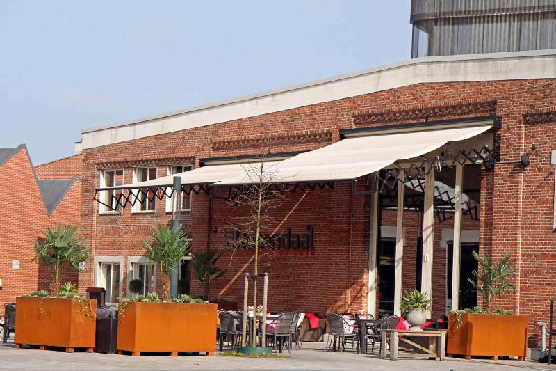 Het Rozendaal 10 Gastrobar Bij Rozendaal terras.jpg