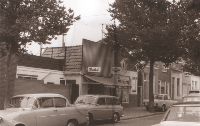 Dr. Benthemstraat 1A Cafetaria en woningen.jpeg