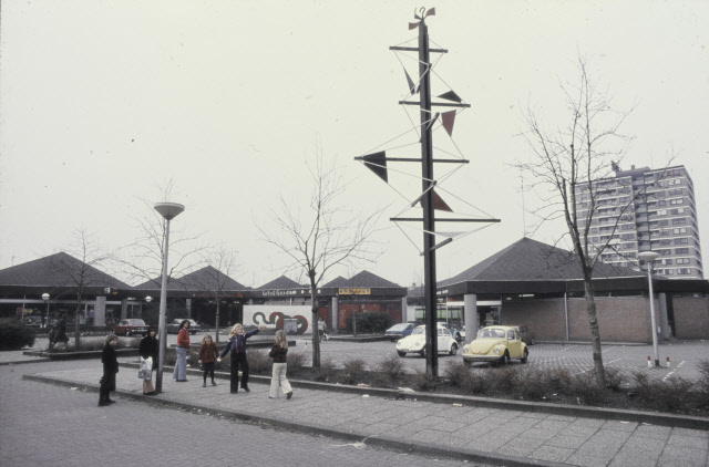 Rijnstraat Winkelcentrum Deppenbroek, met Chinees restaurant Lotus Garden (2).jpeg