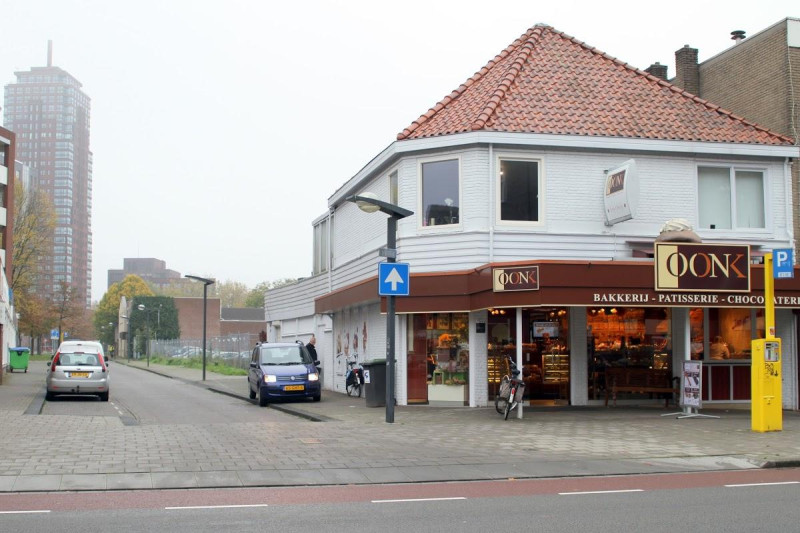 Kuipersdijk 21 hoek Ledeboerstraat Bakkerij Patisserie Oonk.jpg