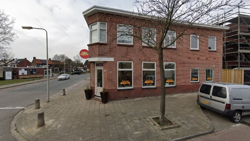 Brinkstraat 263 hoek Preangerstraat cafe cafetaria Wouter vroeger cafe Lutje Berenbroek..JPG