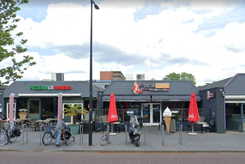 Wesseler-Nering 45 winkelcentrum Zuid Pizzeria La Riviera.jpg