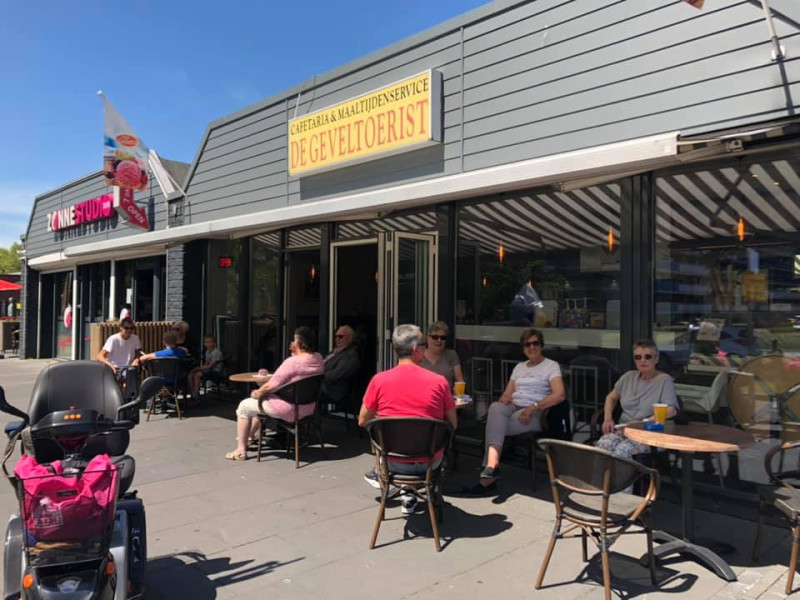 Wesseler-Nering 42 winkelcentrum Zuid cafetaria De Geveltoerist.jpg