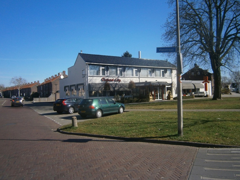 Haaksbergerstraat 594-596 hoek Vlasstraat Chinees restaurant Oriental City 26-3-2017.JPG