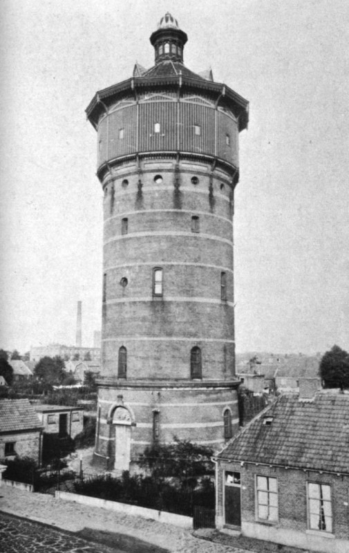 Hoog en Droog 28 watertoren ontworpen door architect N. Biezeveld en werd gebouwd in 1890.jpg