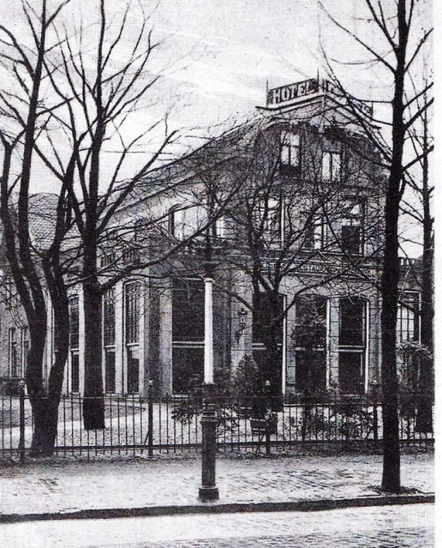 Parkweg 39 cafe restaurant Gleser, later Modern (2).jpg