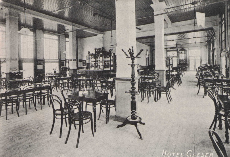 Parkweg 39 Hotel Gleser interieur.jpg