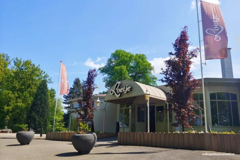 Parkweg 49 restaurant Loetje-Volkspark.jpg