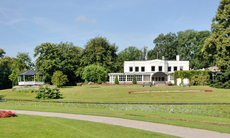 Parkweg 49 Volkspark De Jaargetijden met vijver.jpg