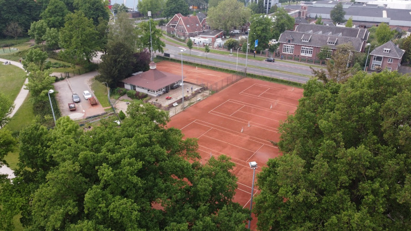 Volksparksingel 30 luchtfoto clubgebouw  Enschedese Lawn Tennis Club (ELTC).jpg