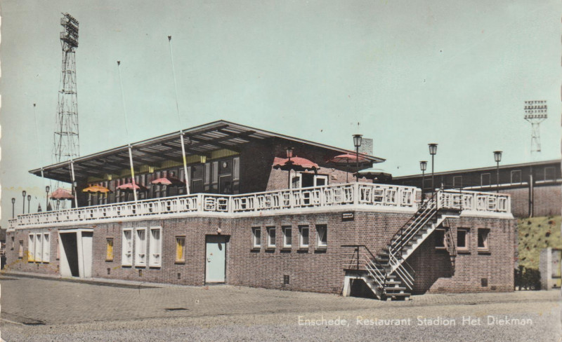 J.J. van Deinselaan 30 restaurant stadion Het Diekman 1956.jpeg