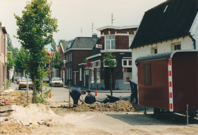 Gronausevoetpad 86 hoek Kneedweg Café Punte.  juni 1987.jpeg