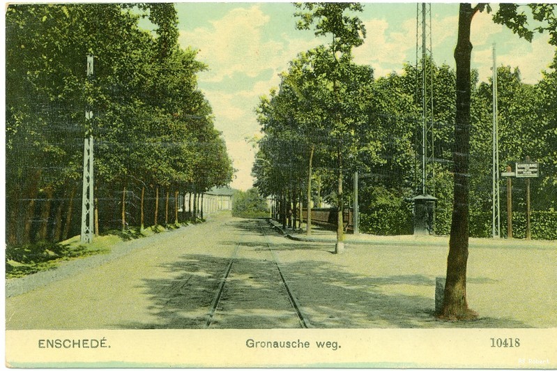 Gronausestraat 95 later Espoortstraat 191 links cafe Hemken  ca 1910.jpg
