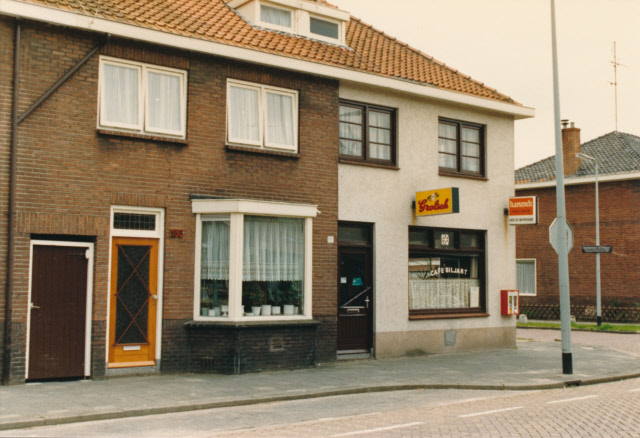 G.J. van Heekstraat 155 hoek Noordhoekhegtstraat Café de Noordhoek. augustus 1987..jpeg