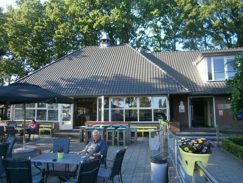 G.J. van Heekstraat 15 kantine v.v. Rigtersbleek.JPG