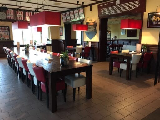 G.J. van Heekstraat 15 interieur eetcafe Rigtersbleek in kantine v.v. Rigtersbleek.JPG