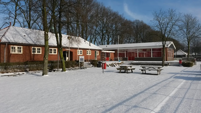 G.J. van Heekstraat 35 kantine korfbalvereniging Rigtersbeek winter 2015.jpg