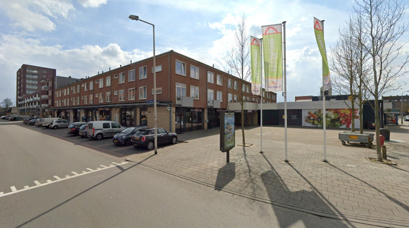 G.J. van Heekstraat 255 hoek Maanstraat 153-155 winkelcentrum Twekkelerveld eetcafe Jeruzalem 2023.jpg