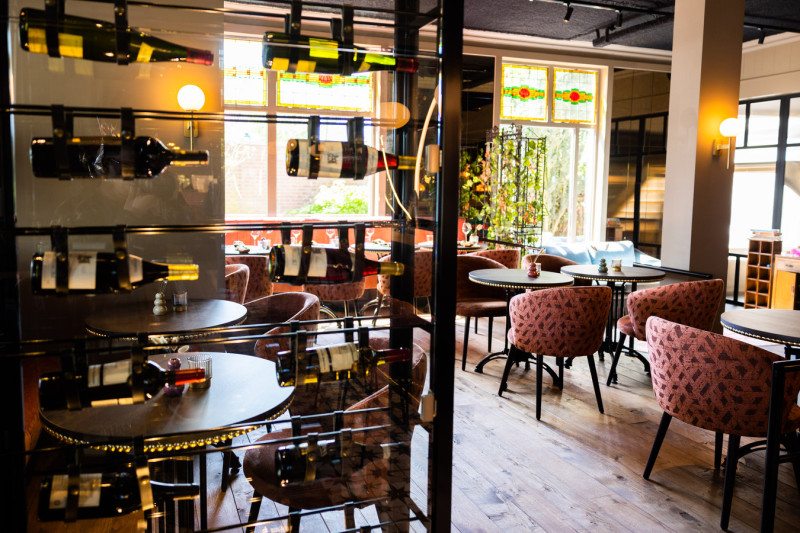 Dorpsstraat 149 Lonneker interieur restaurant Bij Jacob vroeger restaurant cafe Savenije.jpg