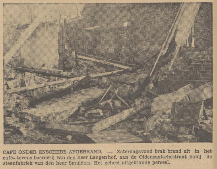 Oldenzaalsestraat brand cafe Halfweg van  Langemhof krantenfoto Tubantia 25-2-2935.jpg