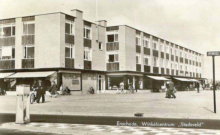 Zweringweg 210 parfumerie H. Oosterveld winkelcentrum Stadsveld.jpg