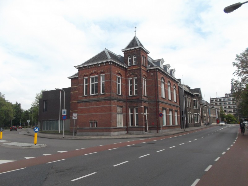 Molenstr. Gerechtsgebouw.JPG