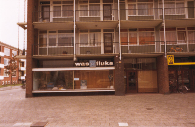 Akkerstraat 1 Zelfbedieningswasserij Was-O-Fluks 1980.jpeg