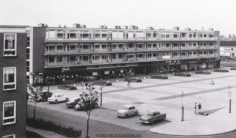 Oogstplein 26 winkelgalerij zelfbedieningswinkel P. de Gruyter en Zoon.jpg