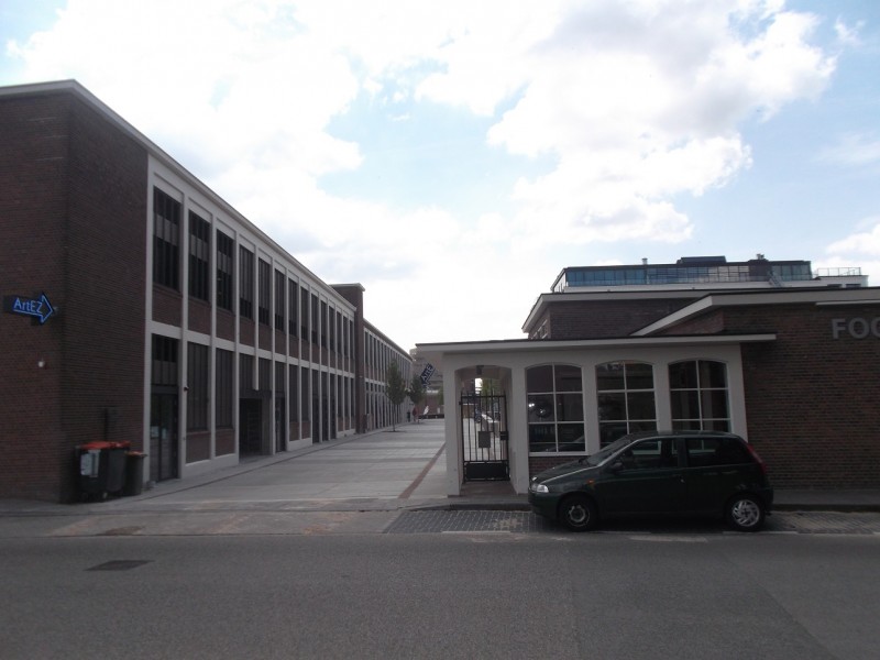 Hulsmaatstraat ingang vroegere fabriek Tertem thans Artezgebouw.JPG