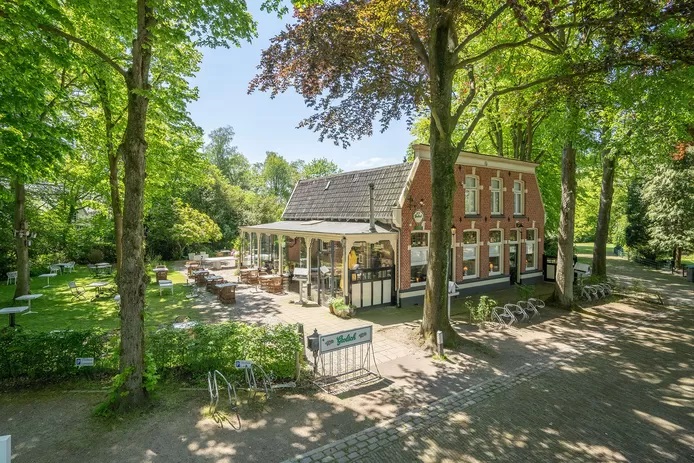 Café Sprakel in ‘t Bos staat te koop. © Extra makelaars.jpg