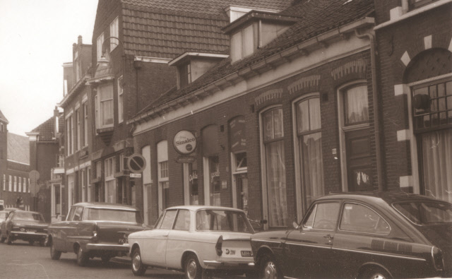 Noorderhagen 50-54 Voorzijde panden, met midden cafetaria ijssalon 1967.jpeg