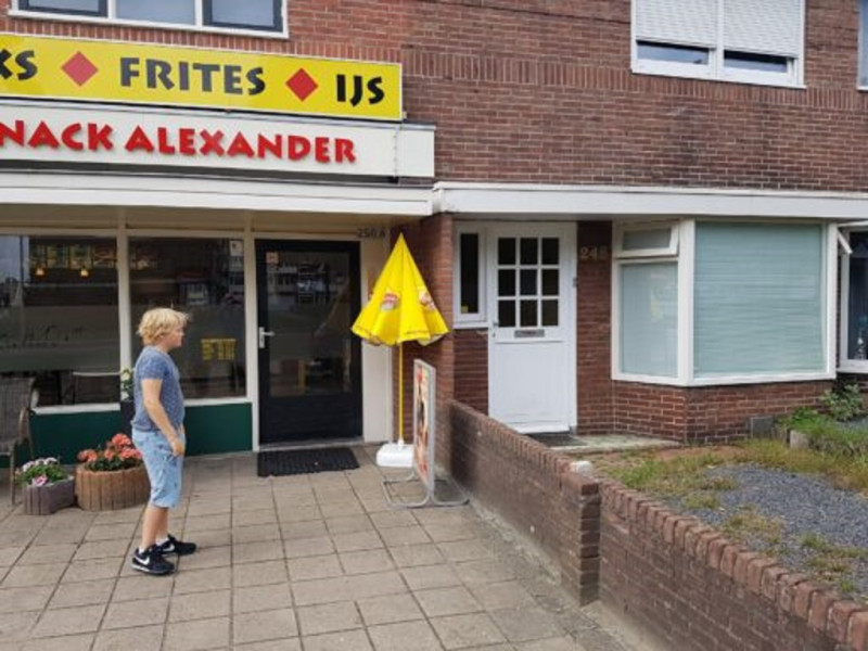 Burgemeester van Veenlaan 250a cafetaria-Alexander.jpg