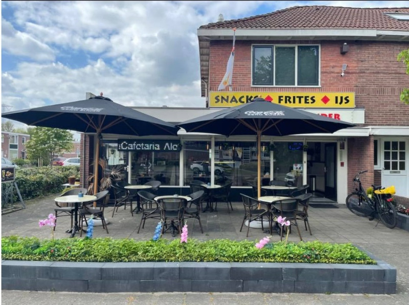 Burgemeester van Veenlaan 250a cafetaria Alexander.jpg