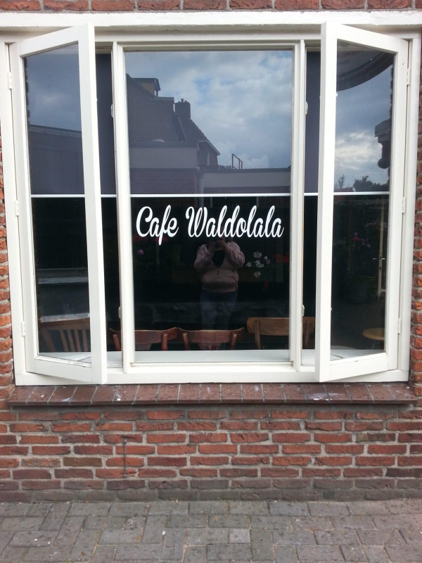 Usselerweg 11 cafe Waldolala.jpg