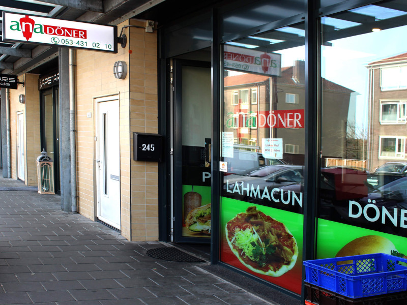 G.J. van Heekstraat 245 winkelcentrum Twekkelerveld restaurant Ana Döner.jpg