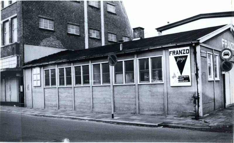 Pijpenstraat 7 met opslagruimte slijterij Franzo 1975.jpg