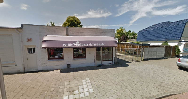 Alleeweg 36 Damesmode Willie Veldhuis vroeger pand cafe Te Vaarwerk.jpg