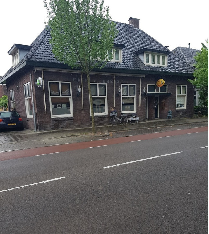 Oldenzaalsestraat 286 cafe De Grens.jpg