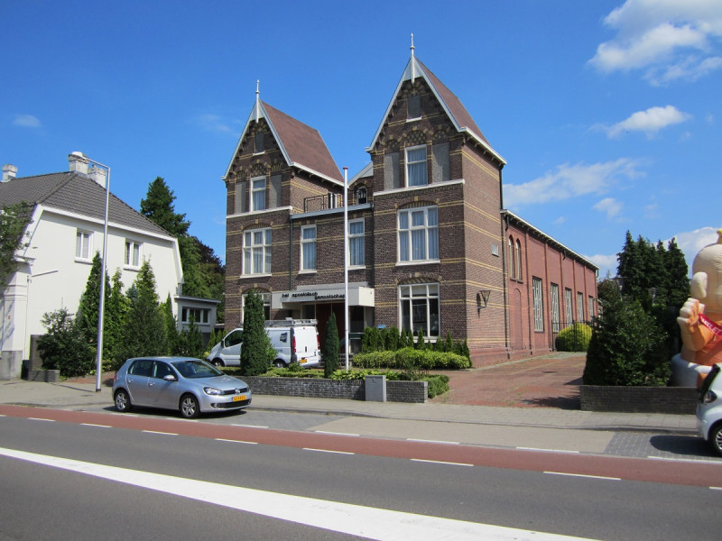 Oldenzaalsestraat 158 Apostolische Kerk vroeger cafe restaurant Tivoli.JPG