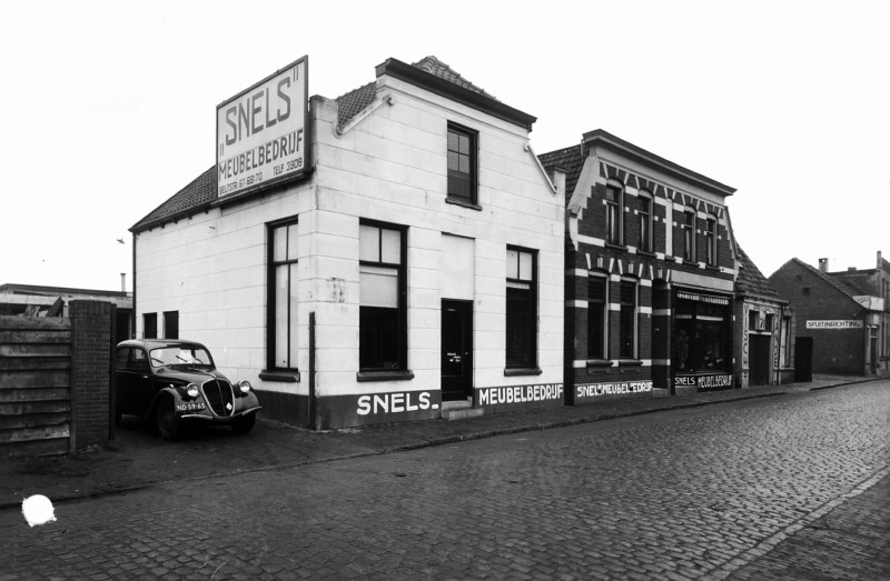 Beltstraat 67-69-71 Snels Meubelbedrijf en Vishandel. op 67 vroeger cafe De Rooy.jpg