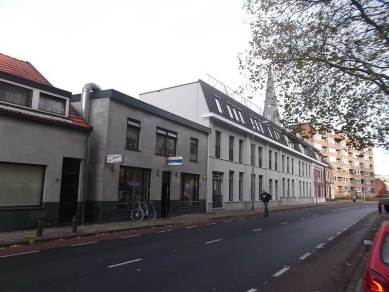 Molenstraat 67-69 coffeeshop De Molen 77-83 nieuwbouw huizen vroeger machinefabriek Sanders.JPG